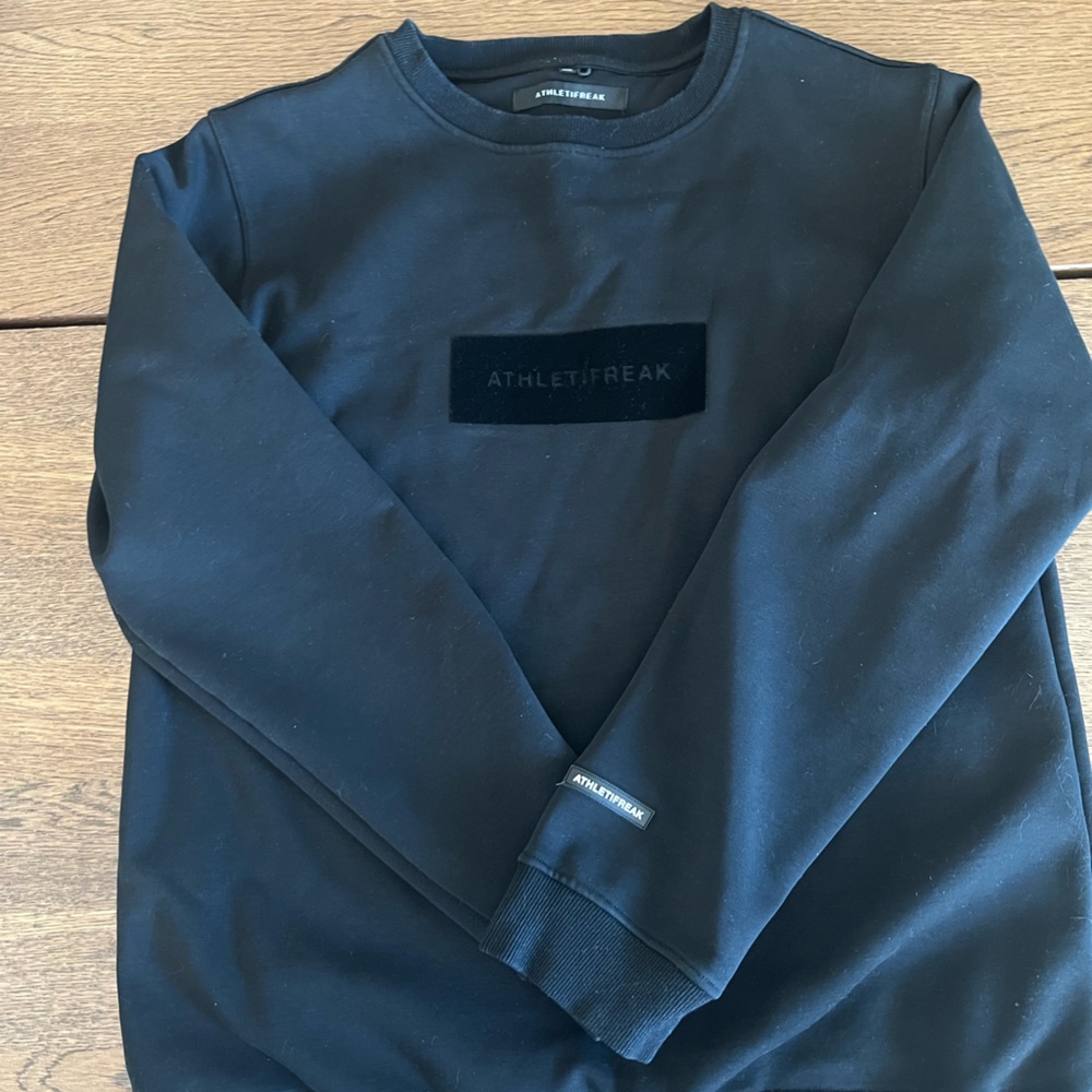 Black Sweatshirt